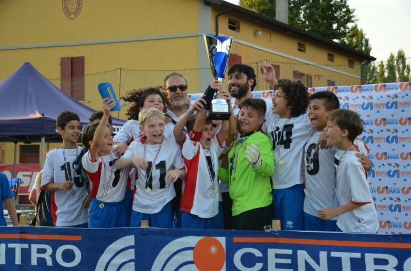 מלון Borgofranco d'Ivrea Asd -Sport E Giovani מראה חיצוני תמונה